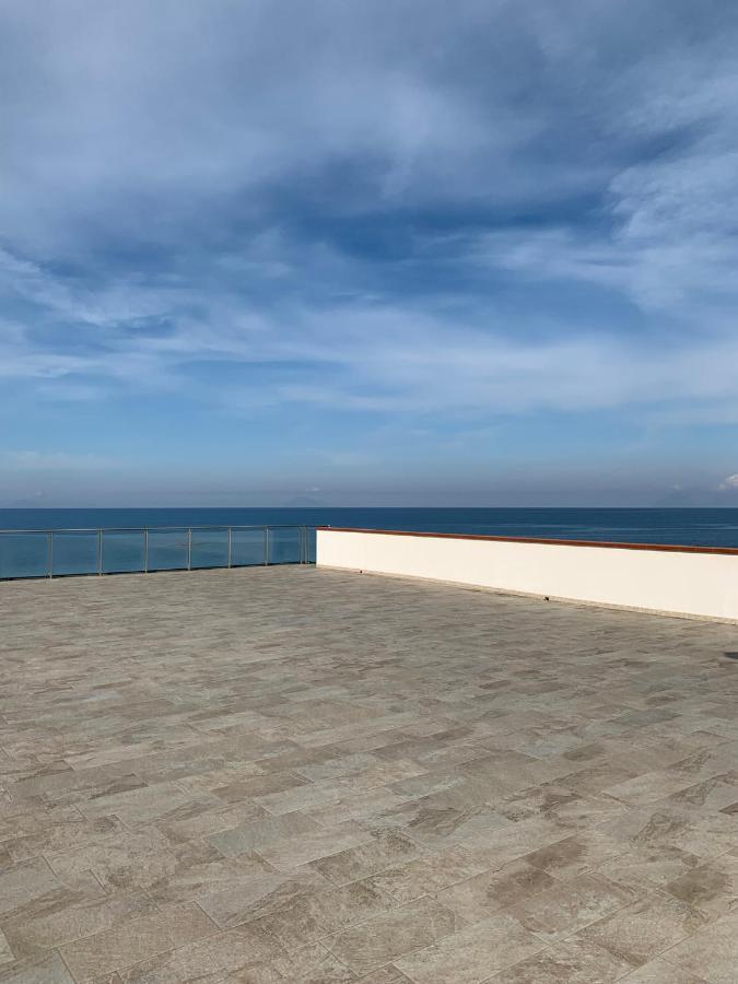 La Porta Delle Eolie Lejlighed Capo dʼOrlando Eksteriør billede